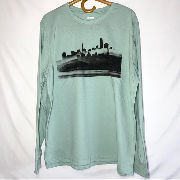 Old Navy Long Sleeve T-Shirt - Picture 1 of 3